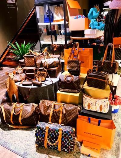 为什么比“VIVIENNE REYKJAVIK 2.0 农历新年版围巾质量好不好”全都位于这十个地方! p2